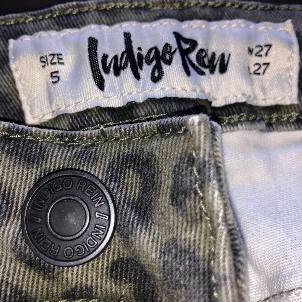 Indigo Rein Leopard Print Cropped Skinny Jeans - Picture 9 of 11